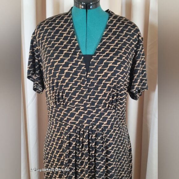 Style & Co. Dresses & Skirts - 0819. NWTs ~ Style & Co. ~ Geometric Print Dress ~ 2XL ~ Empire Waist~ Slimming!